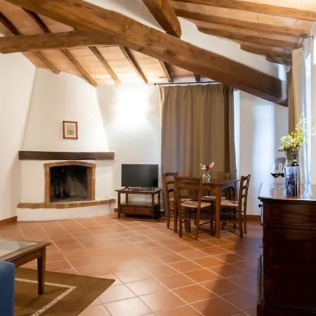 Podere Montale Il Borgo Apartment *