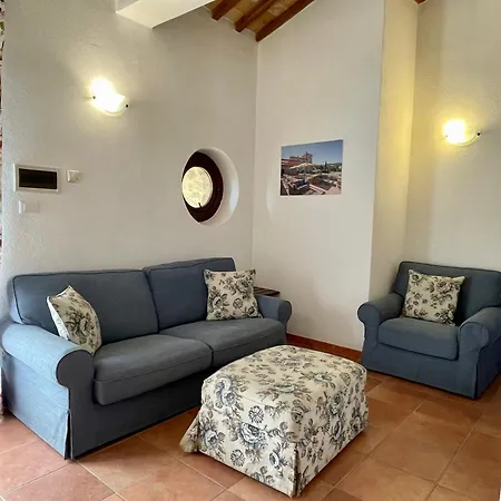 Podere Montale Il Borgo アパート セッジャーノ