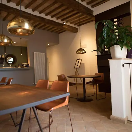 Podere Montale Il Borgo アパート *